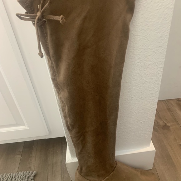 Boots- knee high - Picture 3 of 4